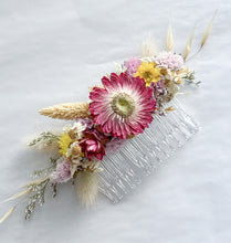 Load image into Gallery viewer, Dried Flower Hair Comb