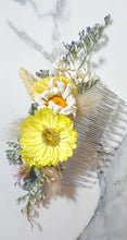 Load image into Gallery viewer, Dried Flower Hair Comb