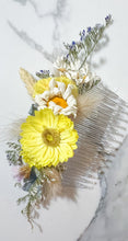 Load image into Gallery viewer, Dried Flower Hair Comb
